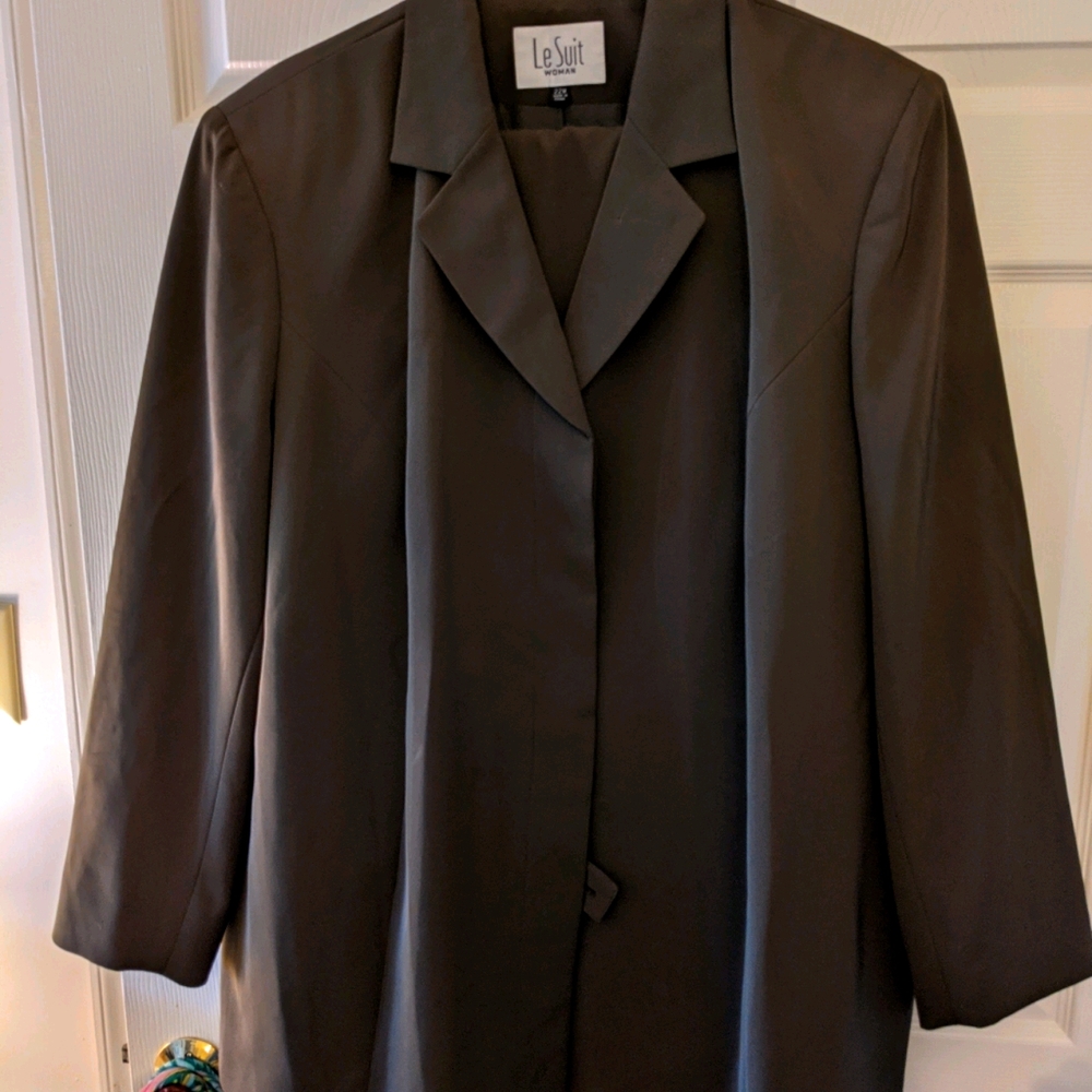 Pant suit with skirt